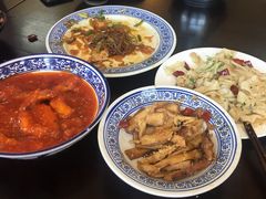 -蓝田九大碗民俗食府(蓝田店)