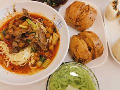 -李与白包子铺(桐梓林店)