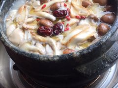 -南渝食府.墨脱石锅松茸鸡