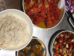 -龙巢盱眙龙虾·牛蛙·烧烤宵夜(八卦岭店)
