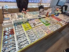 -天空之镜眼镜店蔡司依视路配镜授权零售店(望京颐堤港店)