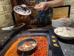 -老牌坊云南鱼豆花火锅(哈西万达店)