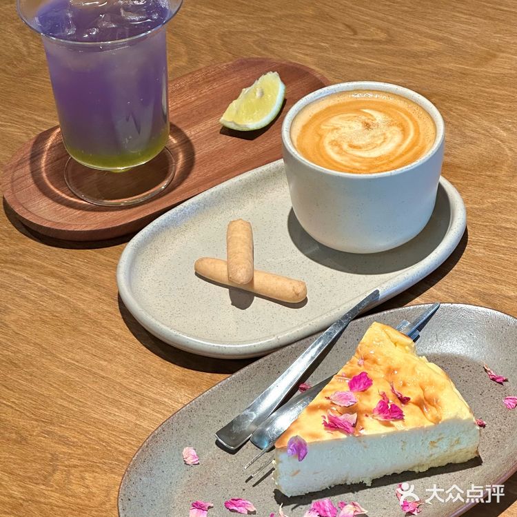 精酿配甜品，下午茶买醉石锤了…