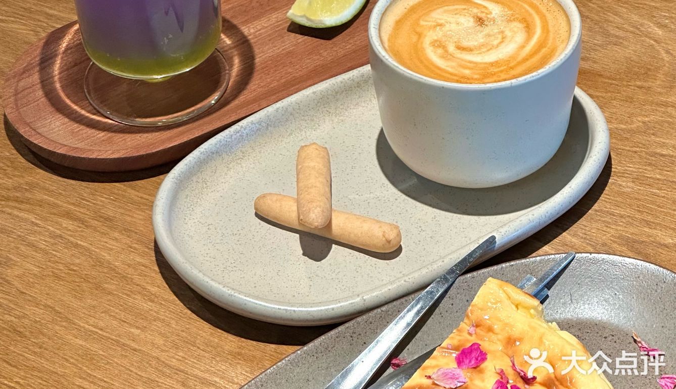 精酿配甜品，下午茶买醉石锤了…