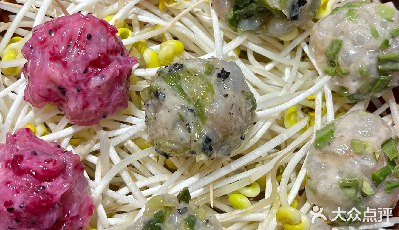 成都！老外冒雨来吃的社区火锅！现切牛肉9.9