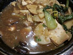 -囍筷乐喜辣屋小鸡小鱼石锅煲(万达店)