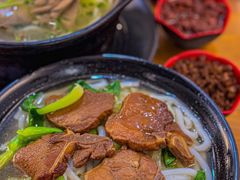 -丽虹云南过桥米线(兴工街店)