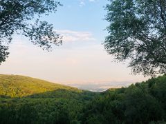 -鬼笑石后山停车场