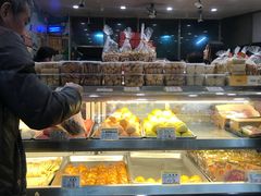面包甜点陈列柜-赞记龙凤礼饼(广州市二宫向群宾馆店)