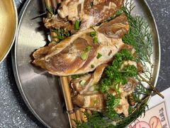 -草家酱蟹炭火烤肉店(珲春南路二店)