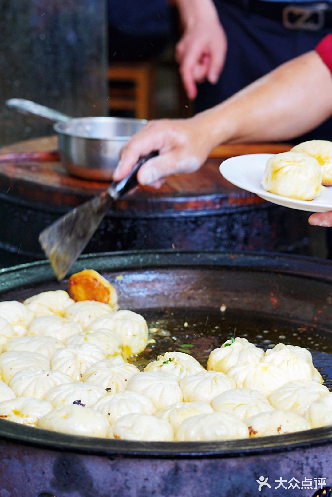 到了开化必打卡冠军水煎包-小女儿馄饨煎包