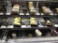 面包甜点陈列柜-家琳甜品(江南东店)