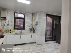 -红河谷晴天别墅轰趴馆