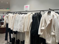 -URBAN REVIVO(高德置地广场·春广场店)