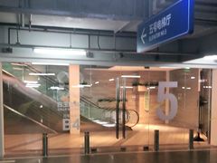 -白玉兰广场停车场