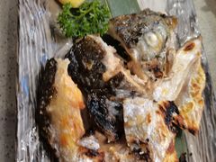 和风烧三文鱼鱼头-万岁寿司(万国店)