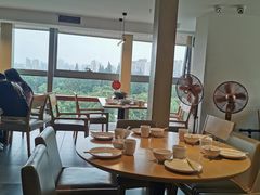 靠窗位-关东小磨东北菜(上海长风大悦城店)