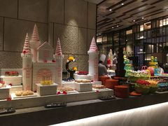 自助取餐区-厦门海沧正元希尔顿逸林酒店開全日餐厅