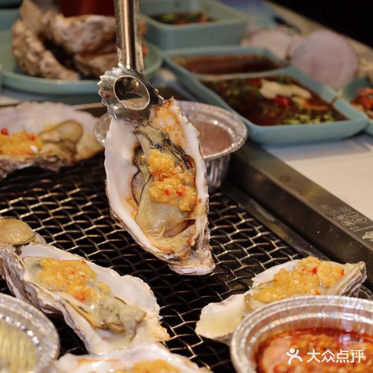 朋友带我体验人均不到100+不限量畅吃的生蚝自助‼️