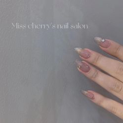 -花系美·美甲美睫精品店