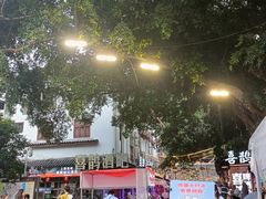 -刘姐啤酒鱼民族演艺餐厅(西街总店)