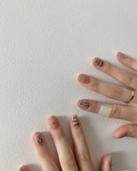 -悦指间美甲美睫