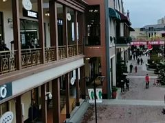 -王府井奥莱临潼小镇(临潼店)