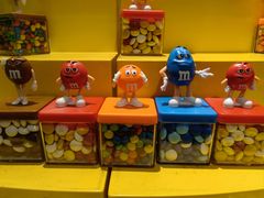 -m豆巧克力世界(上海世茂广场店)