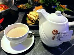 -湊湊火锅·茶憩(杭州湖滨银泰in77店)