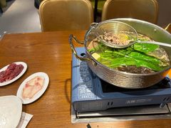 -牛满溢·自助潮汕鲜牛肉火锅(龙汇路店)