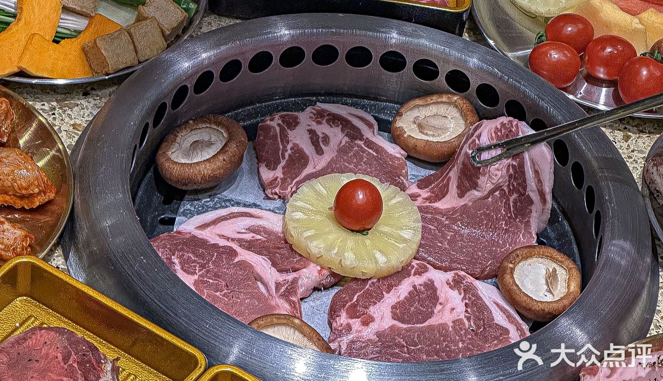 吃自助...桌子上不能🈶素菜