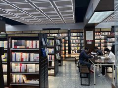 -新华书店(新街口旗舰店)