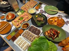 -草家酱蟹炭火烤肉店(珲春南路一店)