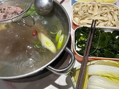-乡土黄·鲜牛肉火锅·小龙虾(兴业街店)