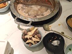 -嘎琉鲜切牛肉自助火锅