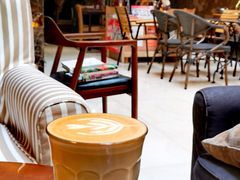 拿铁-阿什卡咖啡馆ESSCA COFFEE(塔里木石油宾馆店)