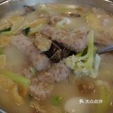点了招牌焖蛋燕，白切羊，还有杂烩锅、海鲜锅和杂鱼锅