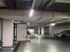 -朱家角影剧院-地面停车场