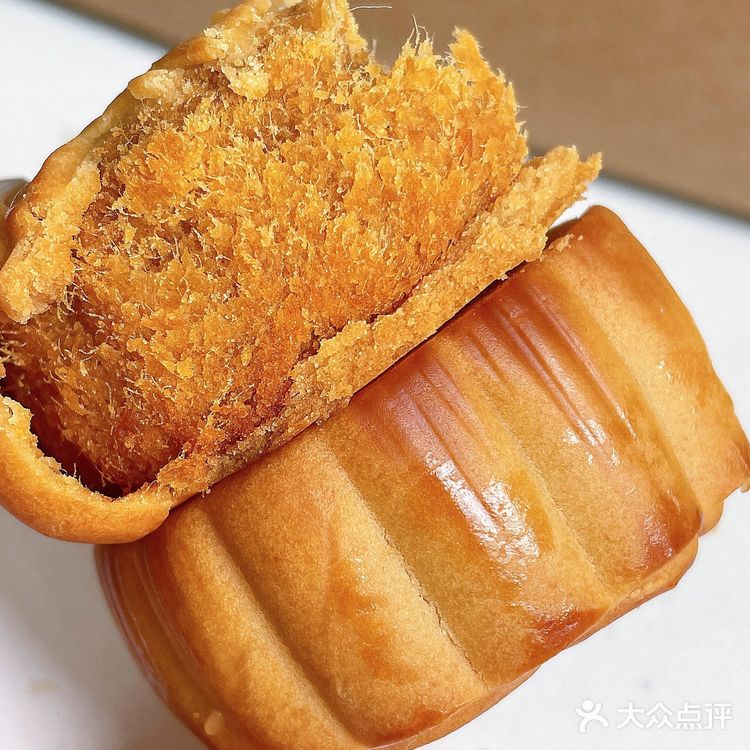 谁能拒绝肉松和咸蛋黄呢！