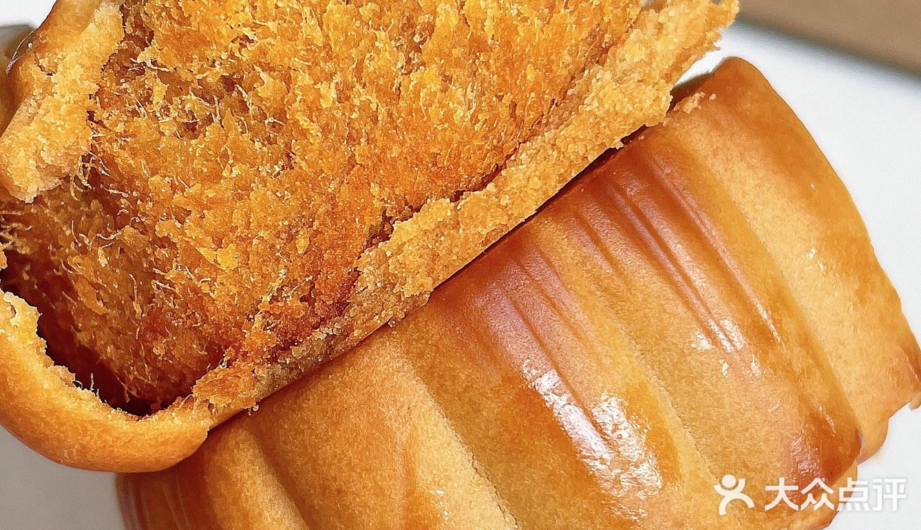 谁能拒绝肉松和咸蛋黄呢！