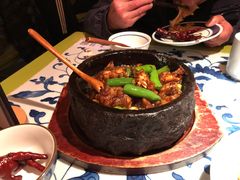 石锅杭椒牛蛙-桂满陇天书(南京德基旗舰店)