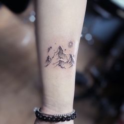 -椿树下·Tattoo纹身工作室