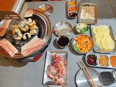 招牌活烤鳗鱼-围炉肉舍•炭烤活鳗•丹东海鲜烤肉(步行街店)