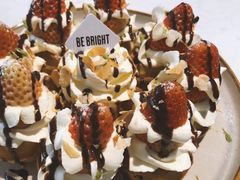草莓忌廉华夫饼-BE BRIGHT KITCHEN(正佳广场店)