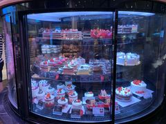 面包甜点陈列柜-巴黎贝甜·生日蛋糕(环球中心店)