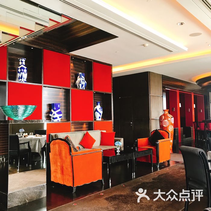 艾利爵士顶层餐厅