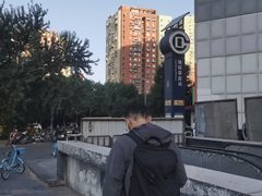 -梨园(地铁站)