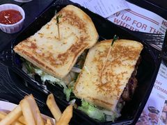 -The Habit Burger Grill 哈比特汉堡(爱琴海店)