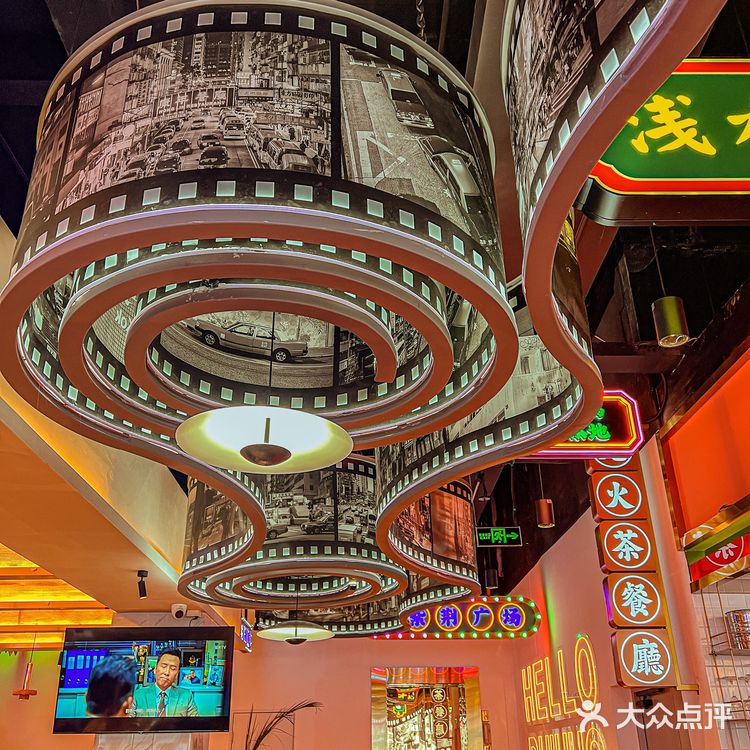 这家港风极致的花胶鸡店真的狂拍三百六十五张才过瘾❗️