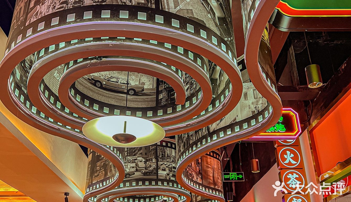 这家港风极致的花胶鸡店真的狂拍三百六十五张才过瘾❗️